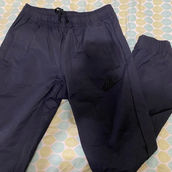 Black Nike cargo-like pants - Picture 1 of 2